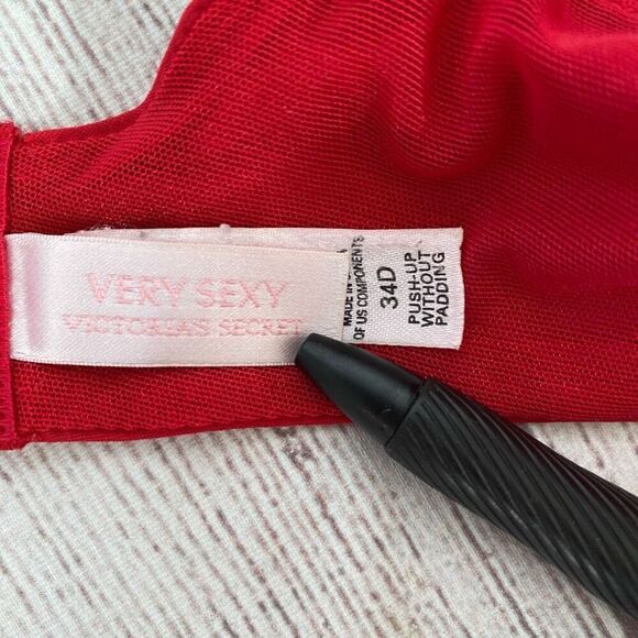 Victoria’s Secret women 34D push up without padding 2 hook bra red - Picture 6 of 8